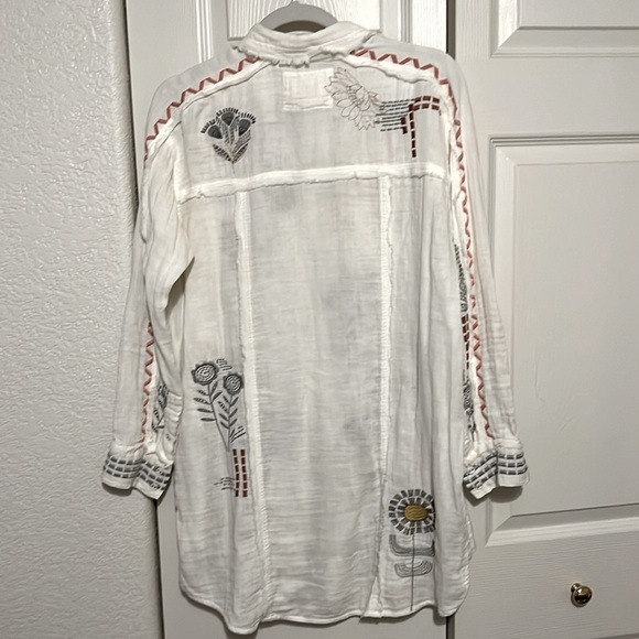 Beautiful white Johnny was Biya Zara button up - Picture 5 of 5